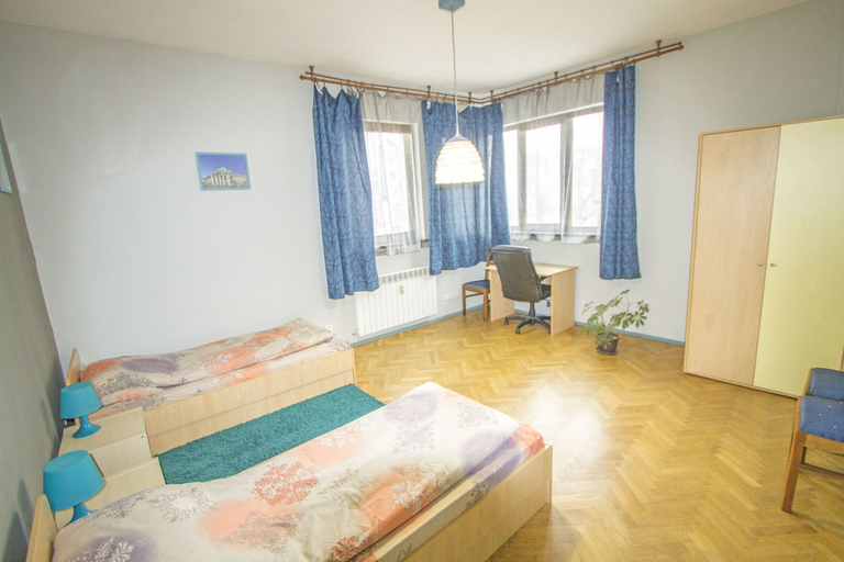 Bedroom 2, Popa Apartment, Stolichna