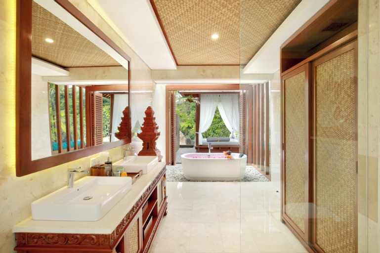 Bathroom 29