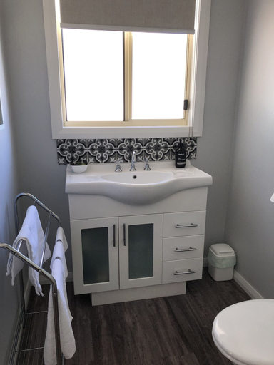 Bathroom 4, Four Seasons Waterfront Villas, Tasman
