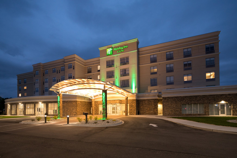 Exterior & Views 2, Holiday Inn & Suites MOUNT PLEASANT by IHG, Isabella