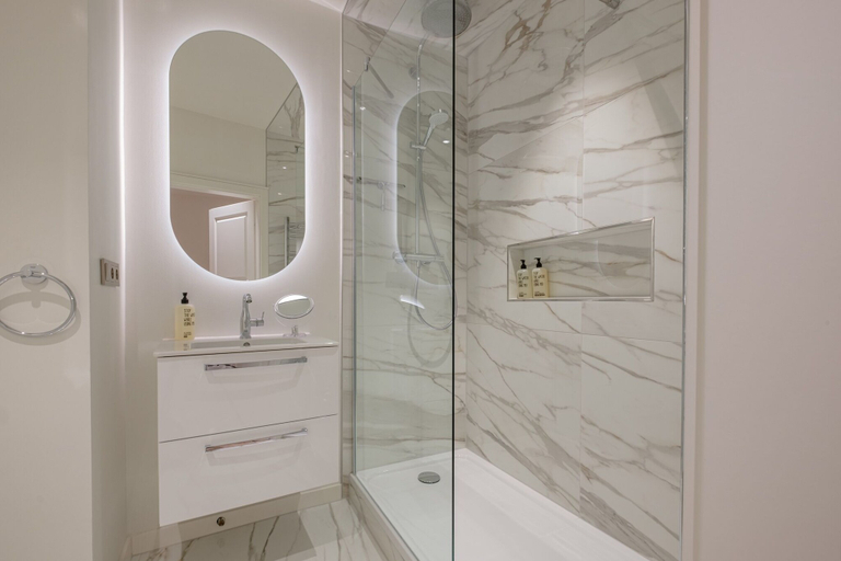 Bathroom 2, Boutique Charme Apartments 10, Baden-Baden