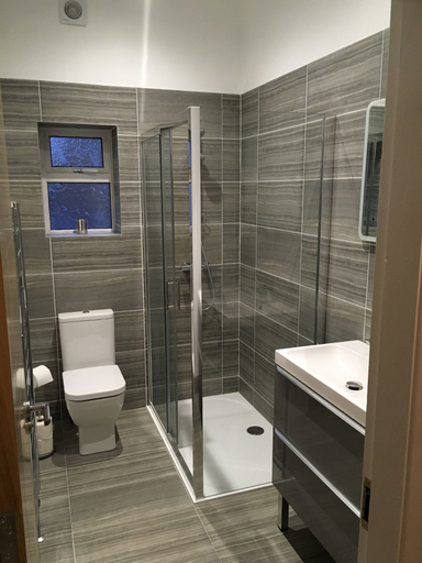 Bathroom 3, Hillrise Portrush, Causeway Coast and Glens