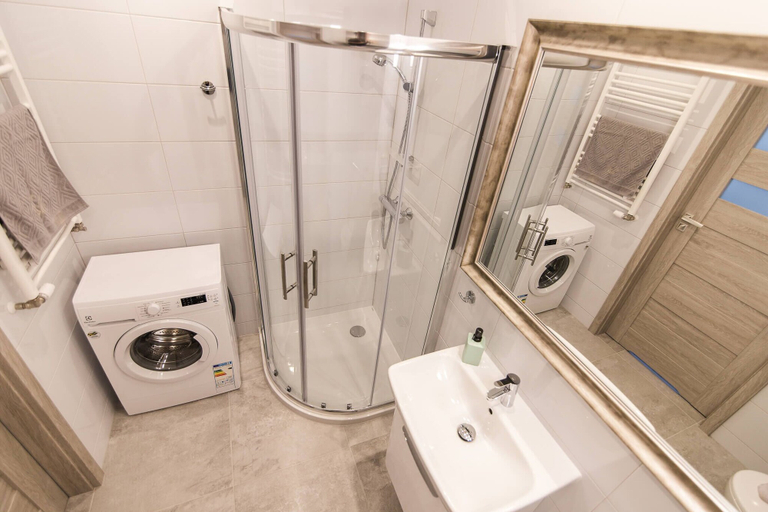 Bathroom 4, Apartamenty Bema od WroclawApartament-pl, Środa Śląska