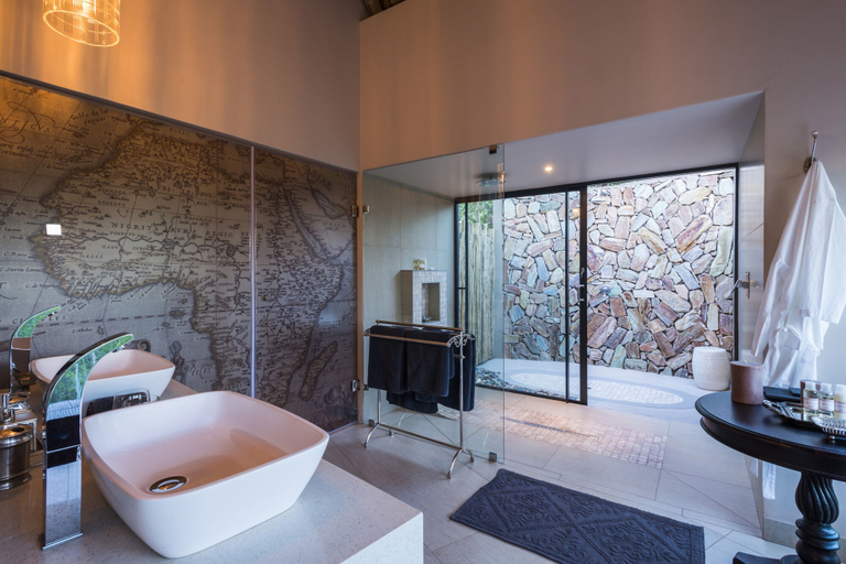 Bathroom 4, AM Lodge, Mopani