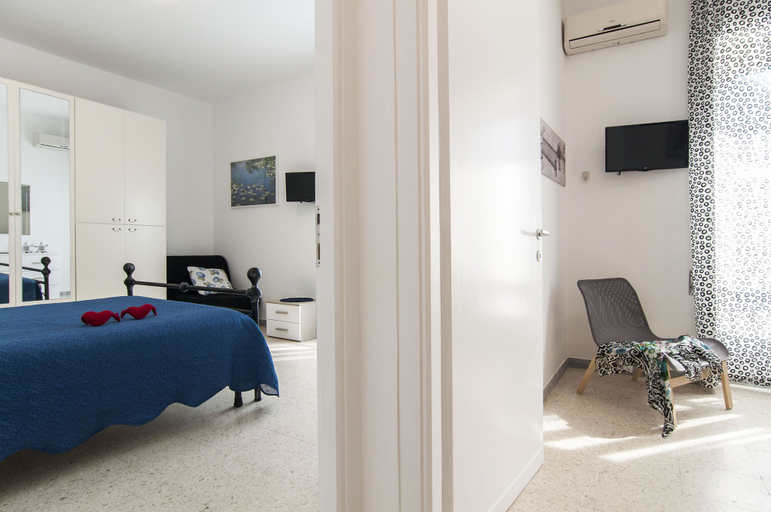 Bedroom 3, Casa Vacanza Eolo, Latina
