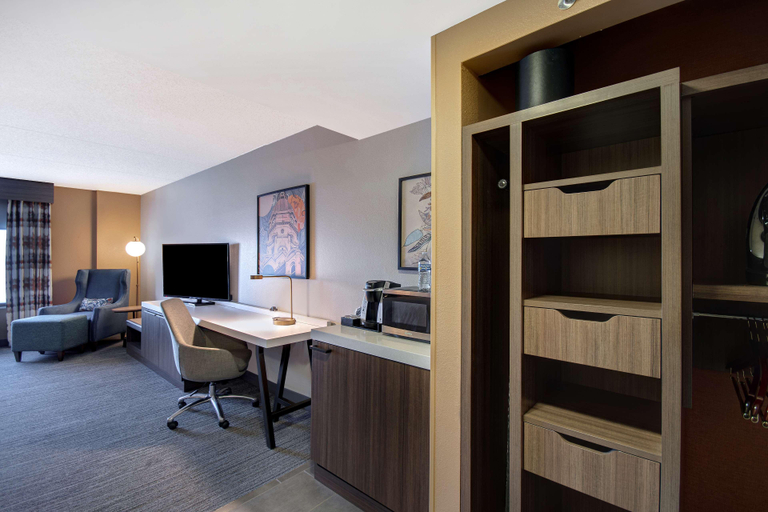 Bedroom 3, Hilton Garden Inn Terre Haute, Vigo