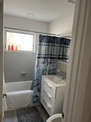 Bathroom 3, Sea Echo Apartment Motel, Broward