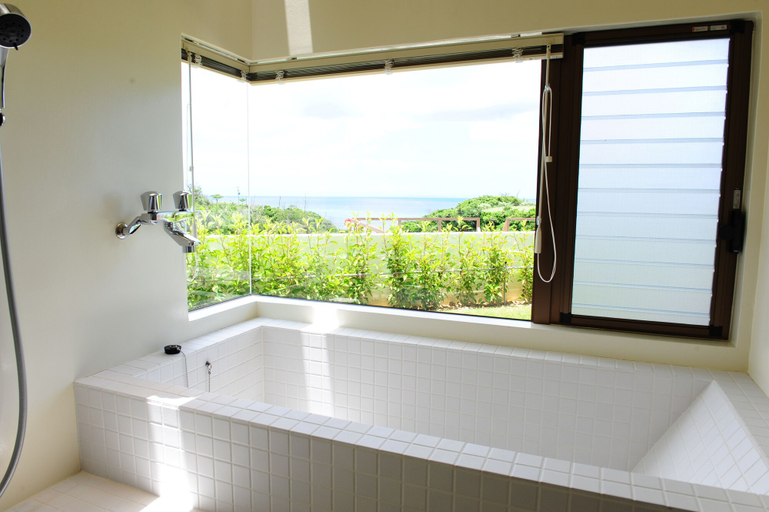 Bathroom, Twin House Umigukuru, Nakijin