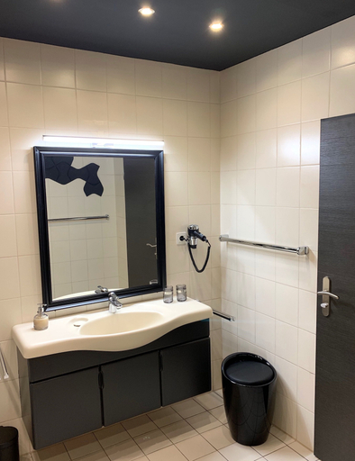 Bathroom 4, Besotel, Mettmann