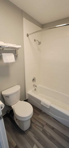 Bathroom 3, Green Country Inn, Okmulgee