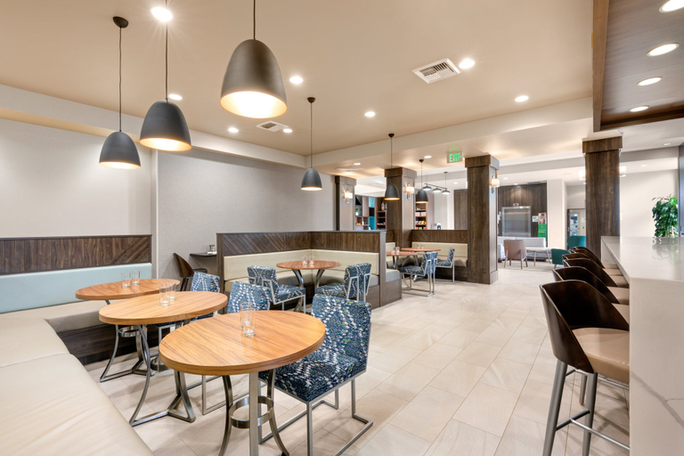 Food & Drinks 2, Holiday Inn YAKIMA by IHG, Yakima