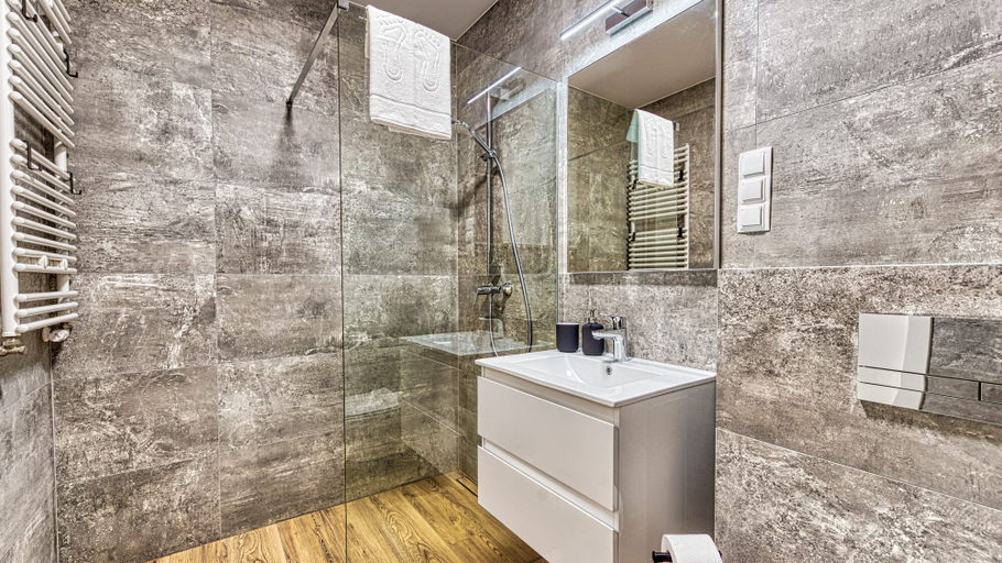 Bathroom 3, RentPlanet - IzerSKI Resort, Lubań