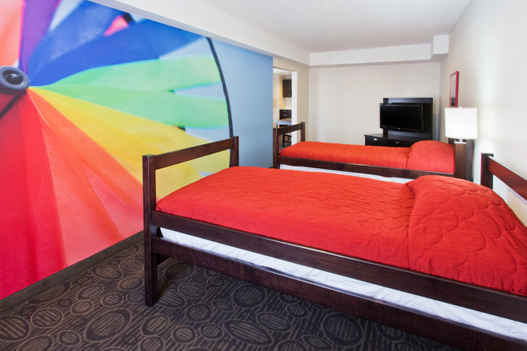 Bedroom 4, Holiday Inn & Suites RED DEER SOUTH by IHG, Division No. 8