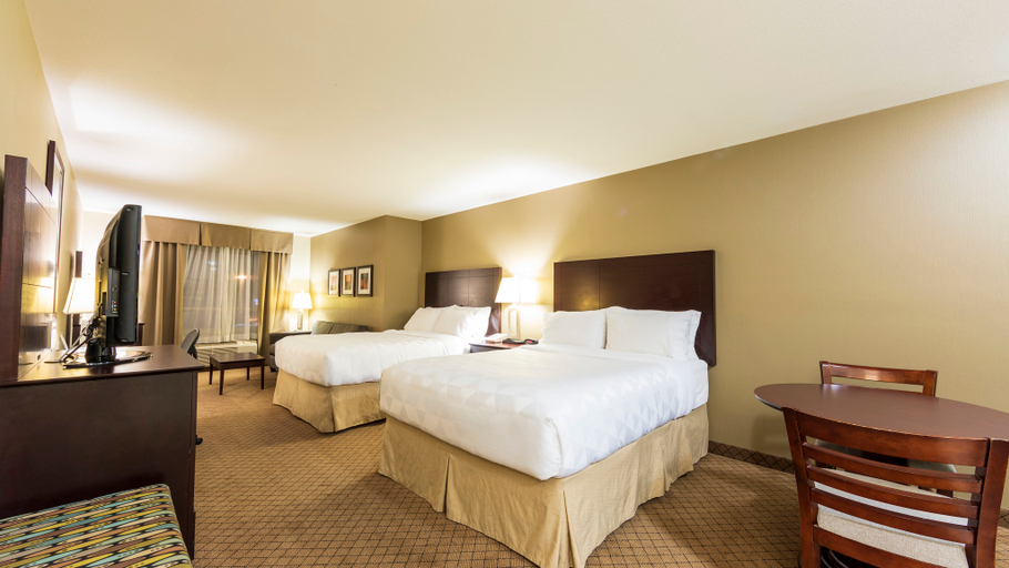 Bedroom 5, Holiday Inn & Suites KAMLOOPS by IHG, Thompson-Nicola