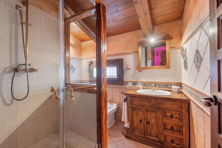 Bathroom 8