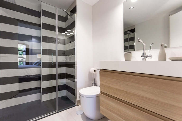 Bathroom, Plaza de los Refinadores, Sevilla