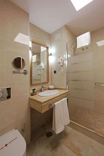 Bathroom 5, Hotel Casa Consistorial, Málaga