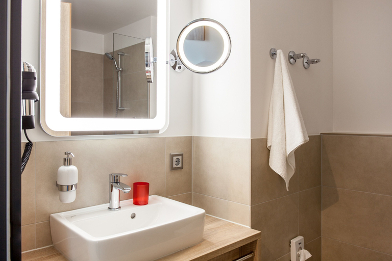 Bathroom 5, STAY! Hotel Boardinghouse, Hamburg