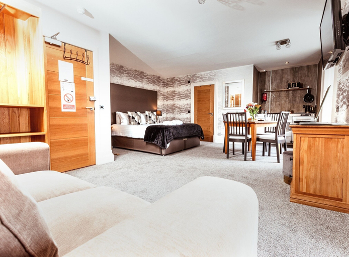 Bedroom 2, The Tower Gastro Pub & Apartments, Perthshire and Kinross