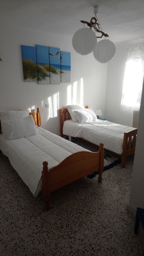 Bedroom 3, L'Esperluette, Gard