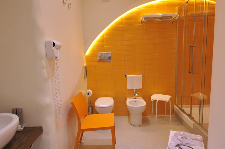 Bathroom 5, Edificio 15 House Elite, Foggia