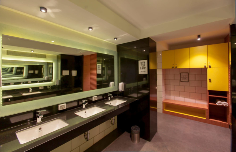 Bathroom 4, Click Hotel Andheri MIDC, Mumbai Suburban