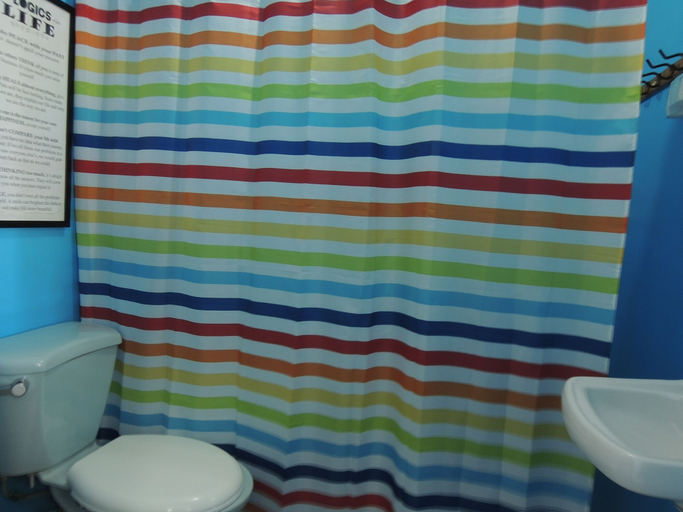 Bathroom 3, L&M Hearthstones Lodge, Oslob