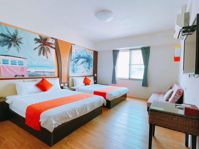 Bedroom 4, Warner Leisure Hotel, Pingtung