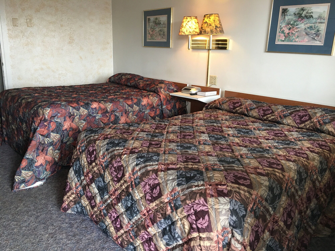 Bedroom 2, Thunderbird Motel, Ford