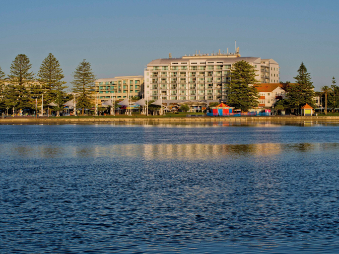 Exterior & Views 2, Oaks The Entrance Waterfront Suites, Wyong - South and West