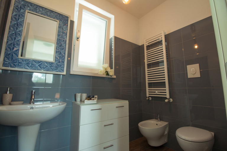 Bathroom 4, TD Villa Patrizia Pool & Alfresco Kitchen, Bari