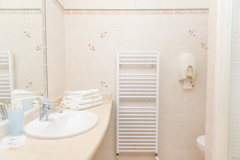 Bathroom, Club Dobogomajor, Hévíz/Keszthely