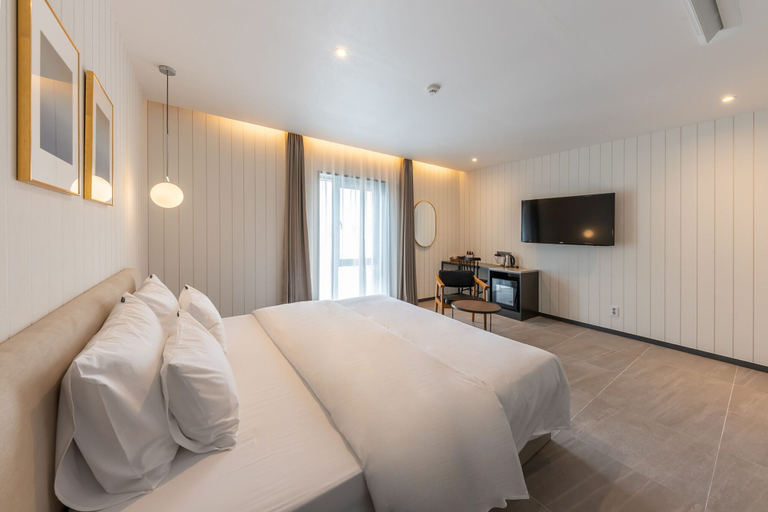 Bedroom 3, Browndot Hotel, Dong