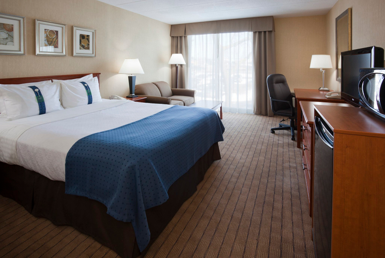 Bedroom 3, Holiday Inn BURLINGTON CONFERENCE CENTRE by IHG, Halton