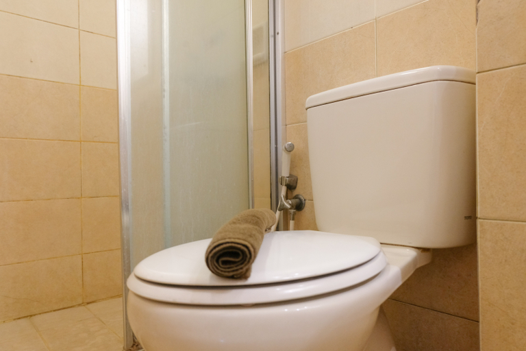 Bathroom 5, Strategic and Comfy Studio at Grand Setiabudi Apartment By Travelio, Bandung