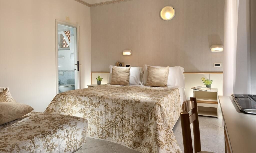 Bedroom 2, Hotel Lina, Rimini