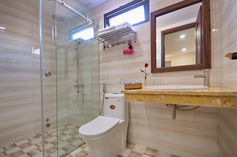 Bathroom 3, Harvey Hotel & Apartments, Nha Trang