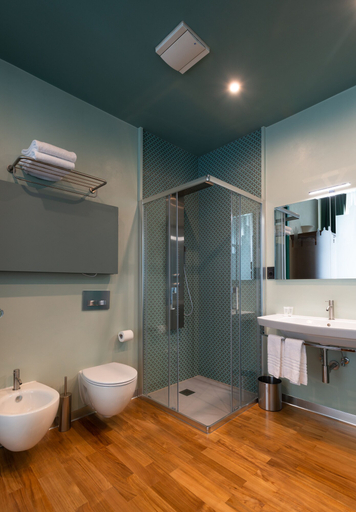 Bathroom 5, Residence Jecna, Praha 1