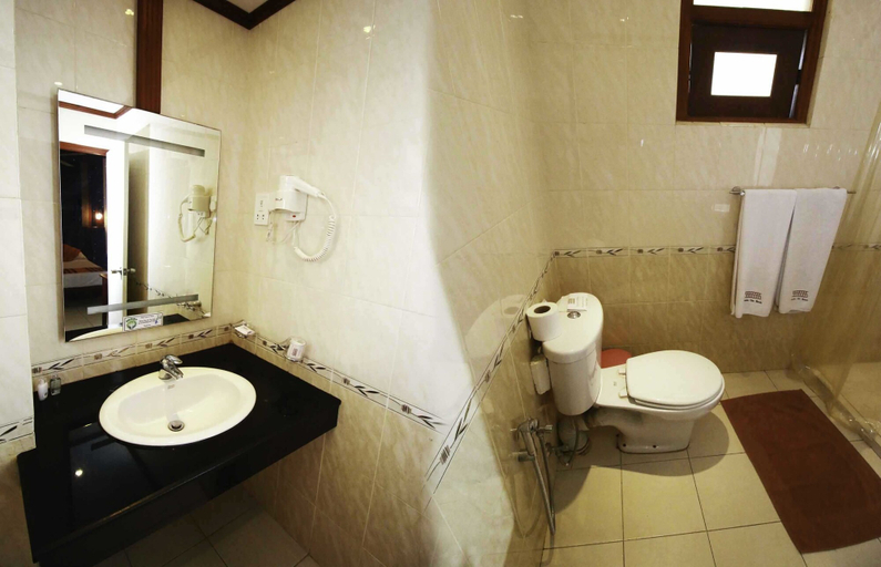 Bathroom 4, Colombo City Hotel, Colombo
