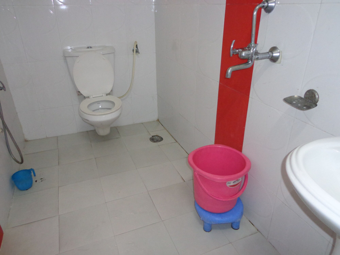 Bathroom 3, Hotel Darbar International, Gaya
