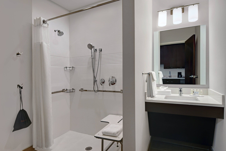 Bathroom 5, TownePlace Suites by Marriott Cincinnati Downtown, Hamilton