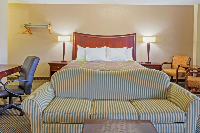 Bedroom 3, Super 8 by Wyndham Manassas, Manassas