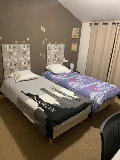 Bedroom 3, Hotel bon accueil, Ain