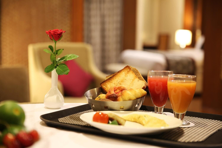Food & Drinks 5, Golden Tulip Jaipur City Center, Jaipur