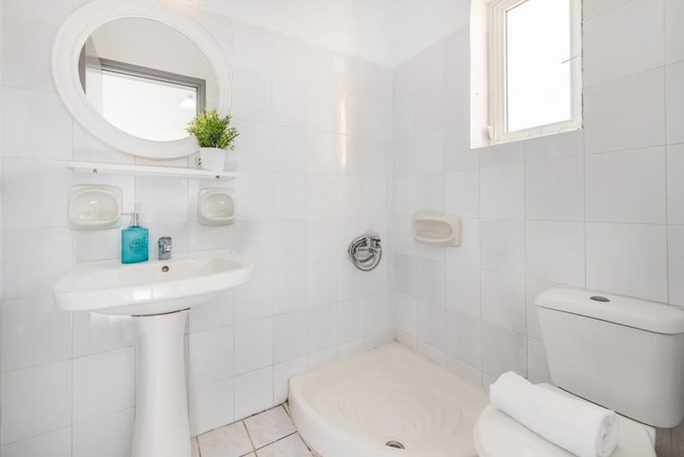 Bathroom 5, Maui, Ionian Islands