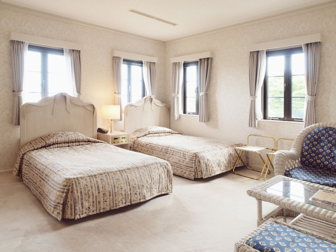 Bedroom 2, Auberge Le Temps, Itō