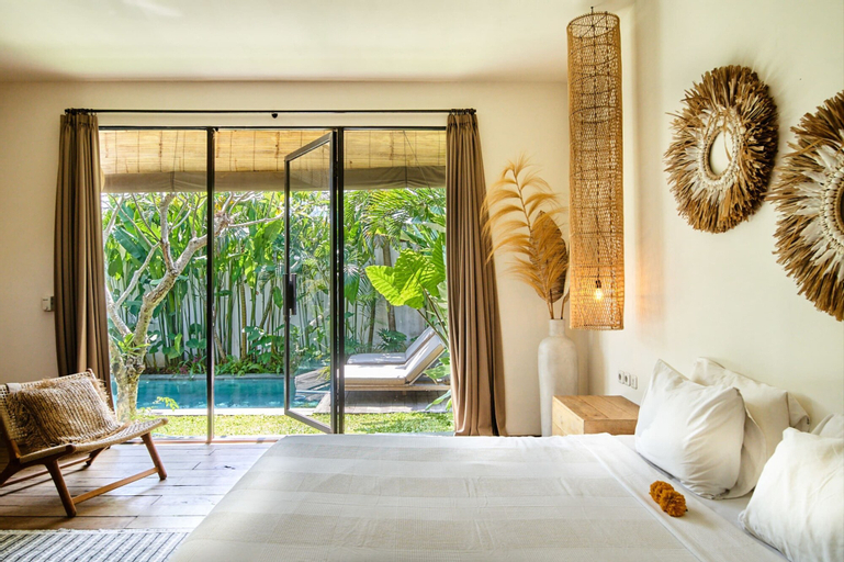Tropical Designer Private Villa, 3br, Umalas, Badung