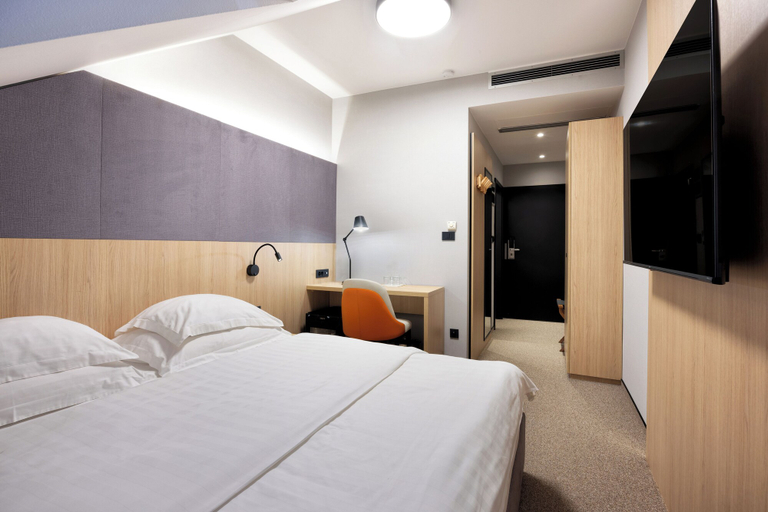 Bedroom 3, Hotel Kompas, Bled