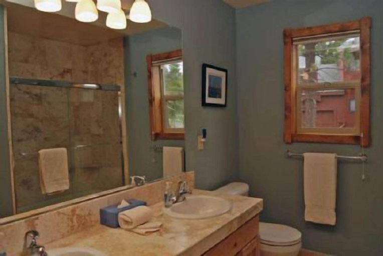 Bathroom 3, Trailside Villa, Nevada