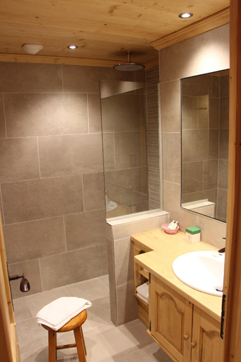 Bathroom 4, Chalet-Hôtel Neige et Roc, The Originals Relais, Haute-Savoie